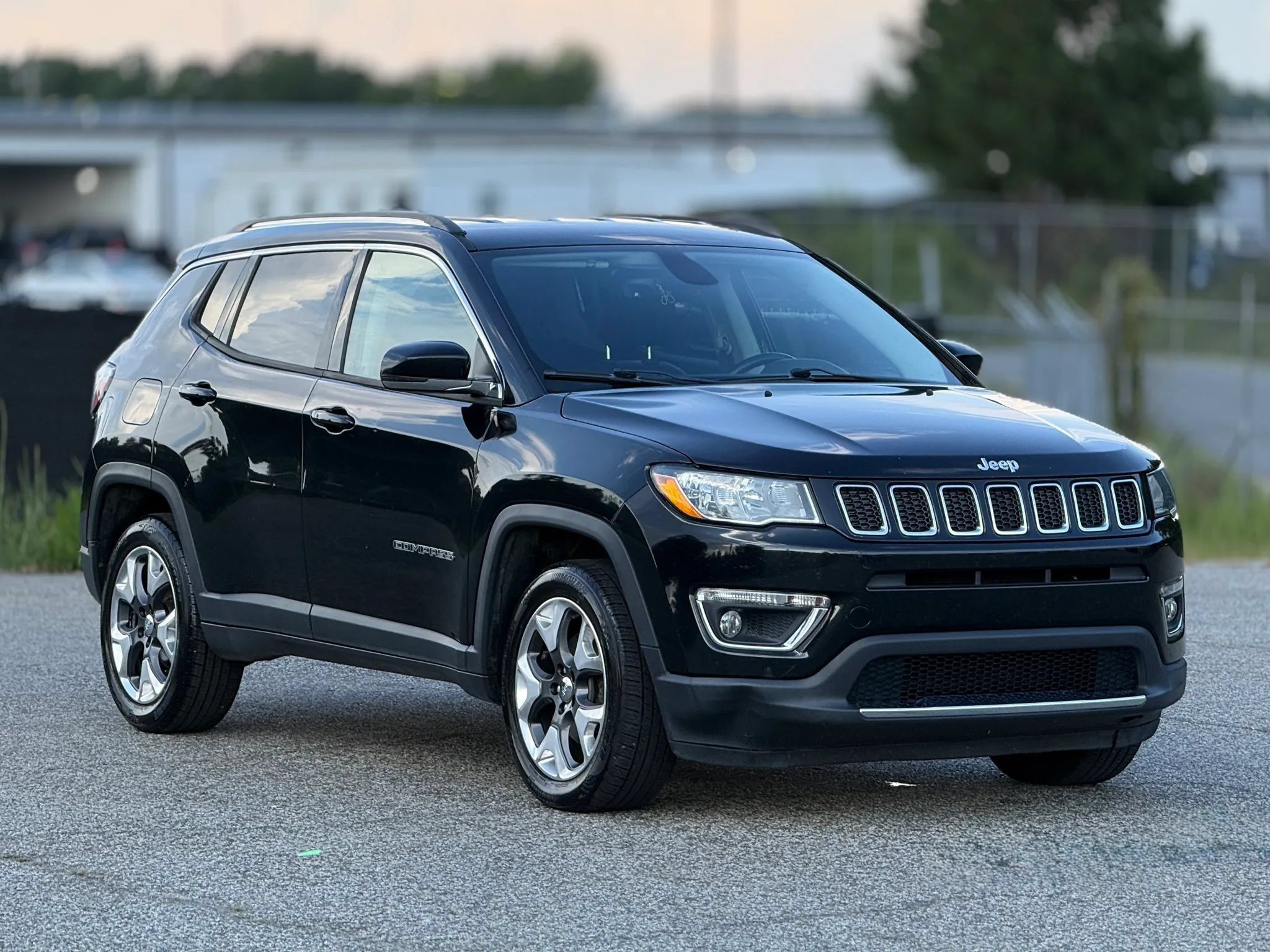 Used 2018 Jeep Compass Limited AWD/4WD image 1