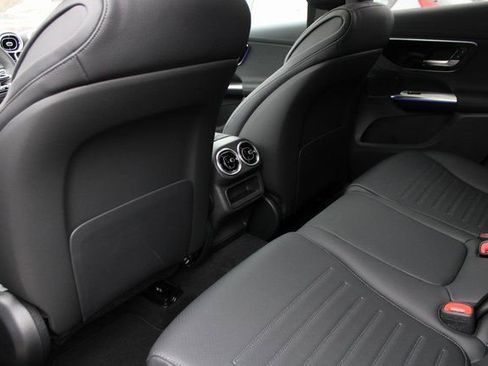 New 2025 Mercedes-Benz GLC 300 4MATIC image 36