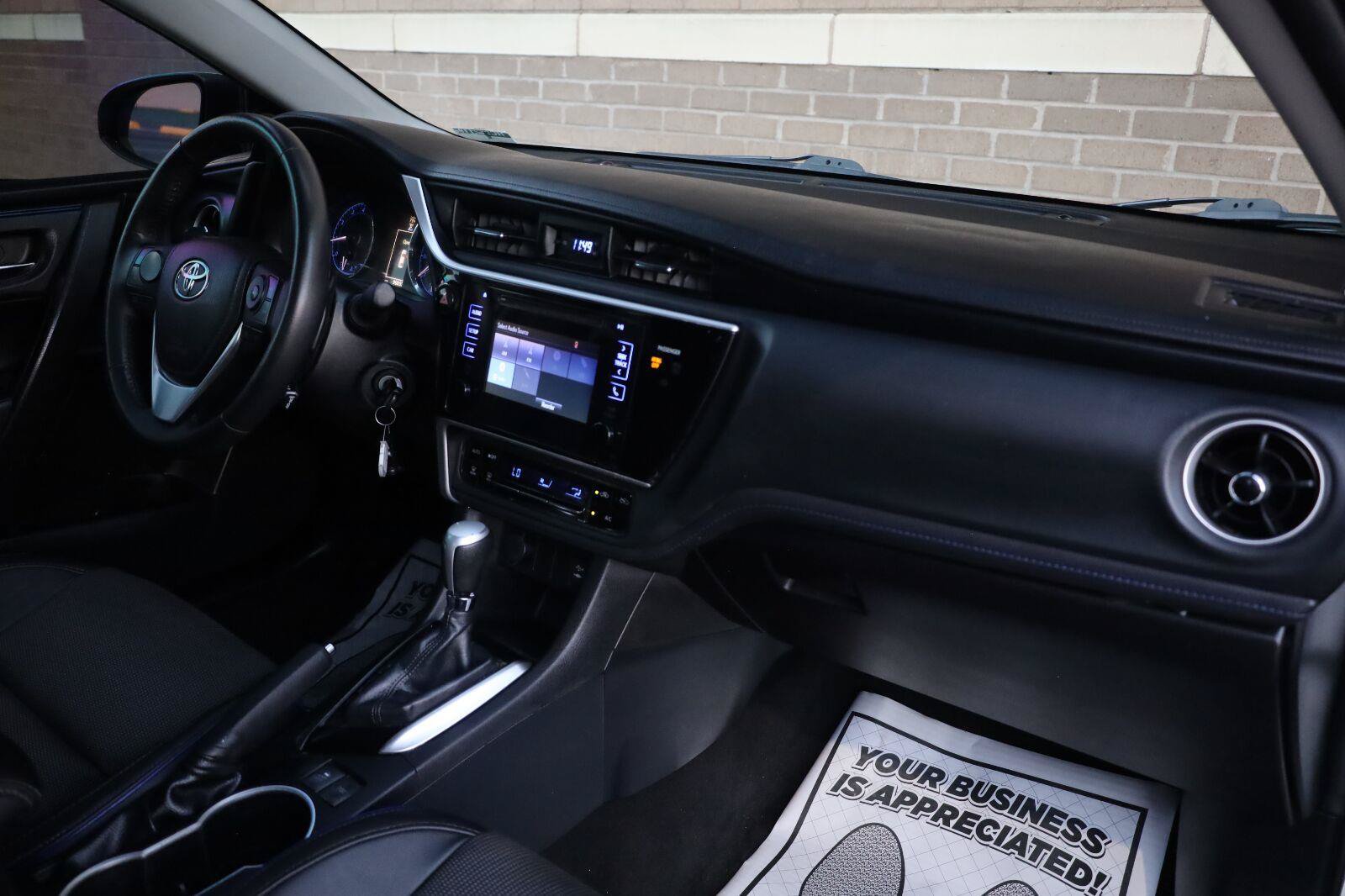 Used 2017 Toyota Corolla SE w/ Body Protection Package FWD image 28