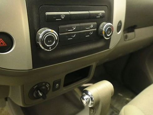 Used 2018 Nissan Frontier SV AWD/4WD image 18
