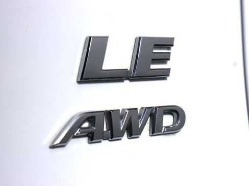 Used 2021 Toyota RAV4 LE image 33