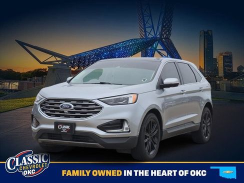 Used 2020 Ford Edge Titanium w/ Equipment Group 301A AWD/4WD image 3