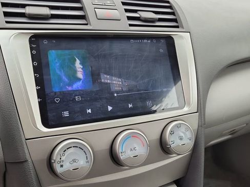 Used 2011 Toyota Camry image 30