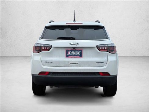 Used 2025 Jeep Compass Latitude image 6