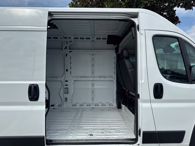 Used 2026 RAM ProMaster 2500 w/ Convenience Group FWD image 13
