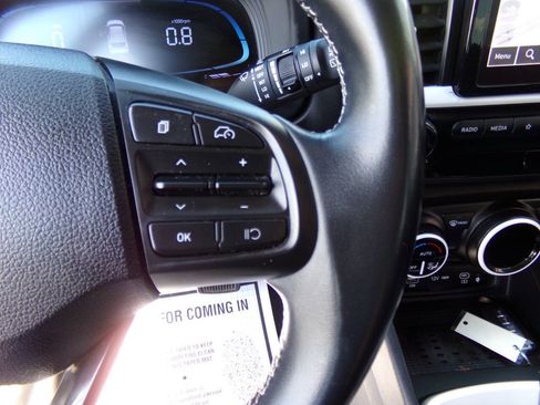 Used 2023 Hyundai Venue Limited FWD image 15