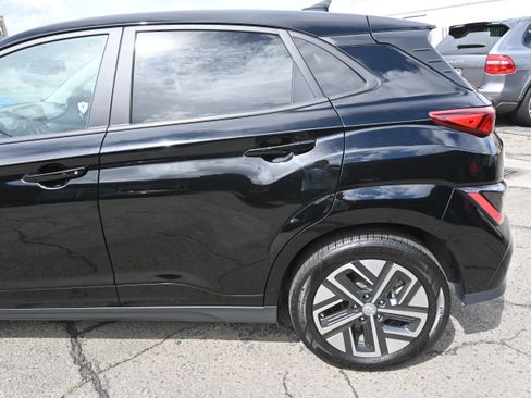 Used 2023 Hyundai Kona SE w/ Cargo Package FWD image 14