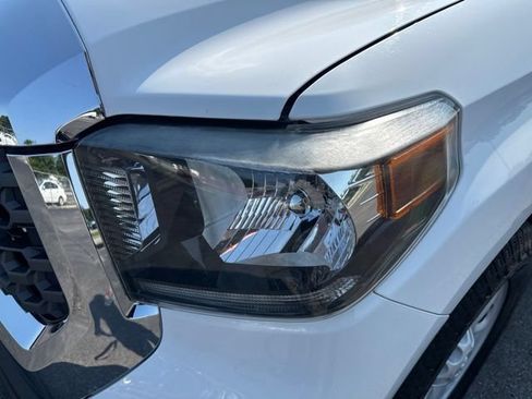 Used 2020 Toyota Tundra SR5 w/ SR5 Upgrade Package AWD/4WD image 9