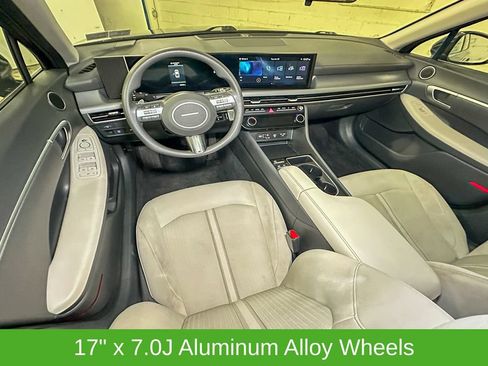Used 2025 Hyundai Sonata SEL FWD image 12
