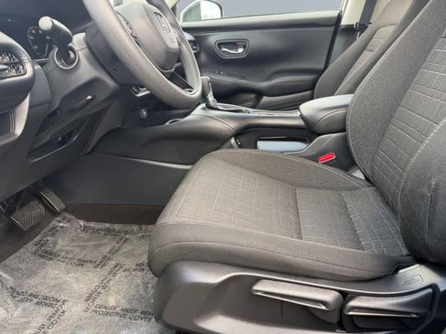 Used 2024 Honda HR-V LX image 7