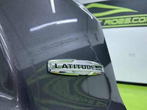 Used 2021 Jeep Cherokee Latitude Lux w/ Sun & Sound Group image 15