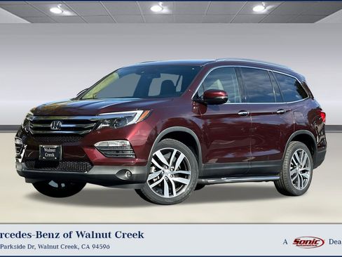Used 2017 Honda Pilot Touring image 1