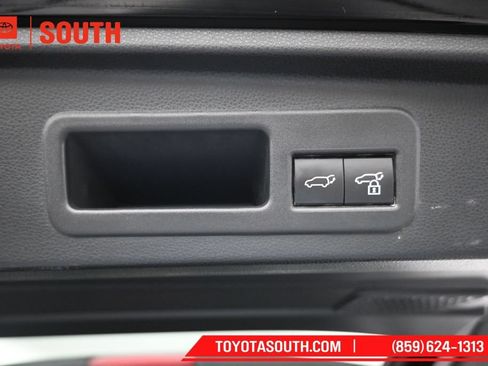 Used 2025 Toyota 4Runner TRD Sport Premium AWD/4WD image 32