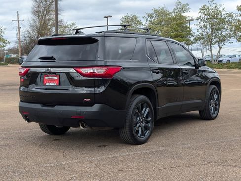 Used 2021 Chevrolet Traverse RS image 4
