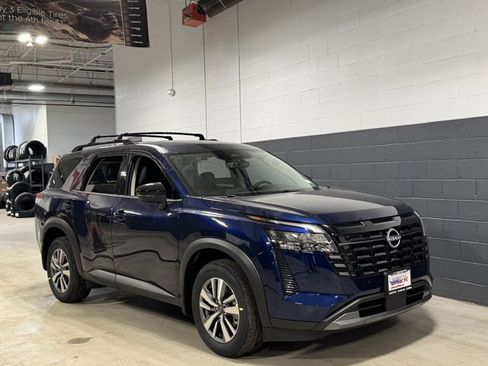 New 2026 Nissan Pathfinder SL image 5