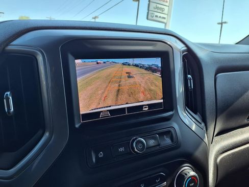 Used 2023 Chevrolet Silverado 1500 Custom Trail Boss w/ LPO, Dark Essentials Package AWD/4WD image 5