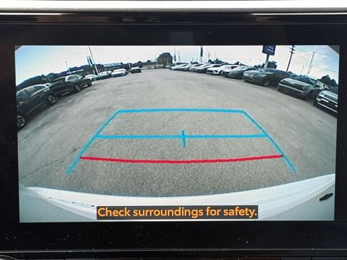Used 2023 Toyota Highlander XLE FWD image 28