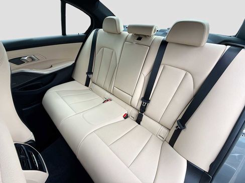 Certified 2025 BMW 330i xDrive Sedan w/ Premium Package AWD/4WD image 17