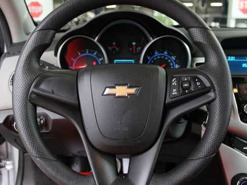 Used 2016 Chevrolet Cruze LS FWD image 6