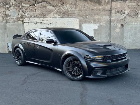 Used 2020 Dodge Charger SRT Hellcat w/ Navigation & Travel Group RWD image 2