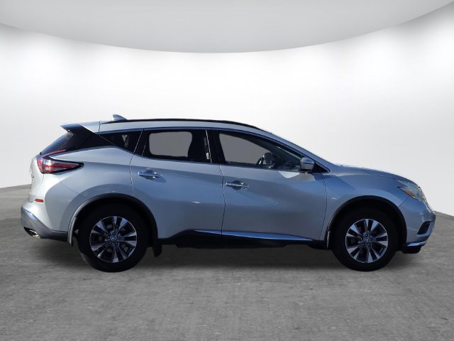 Used 2017 Nissan Murano SV FWD image 2