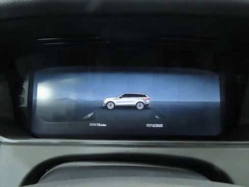 New 2026 Land Rover Range Rover Velar S image 31