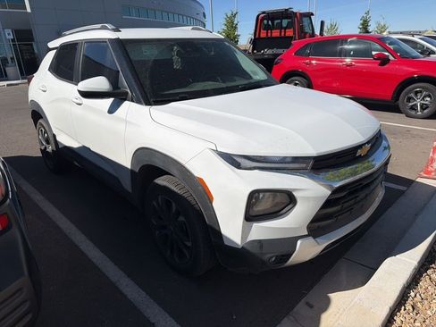 Used 2022 Chevrolet TrailBlazer LT w/ Convenience Package image 3