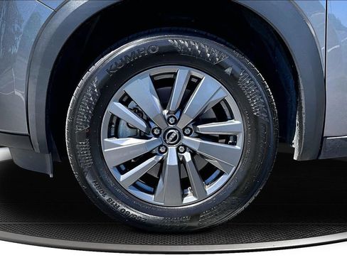 Used 2024 Nissan Pathfinder SV AWD/4WD image 35