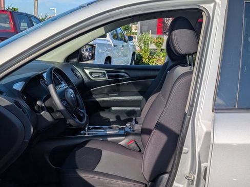 Used 2020 Nissan Pathfinder S FWD image 15
