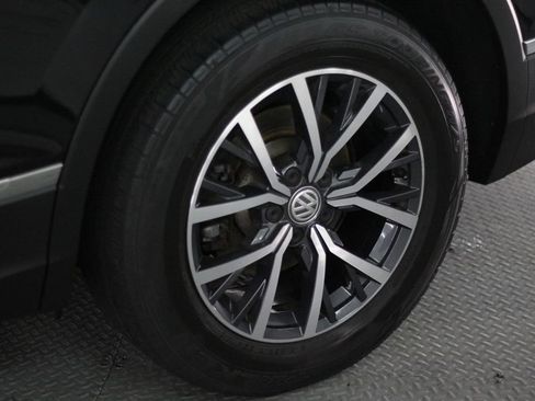 Used 2020 Volkswagen Tiguan SE FWD image 57