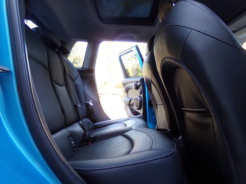 Used 2015 MINI Cooper S image 21