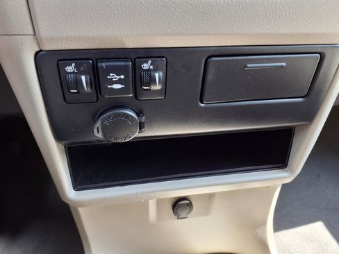 Used 2020 Toyota Sienna XLE FWD image 9