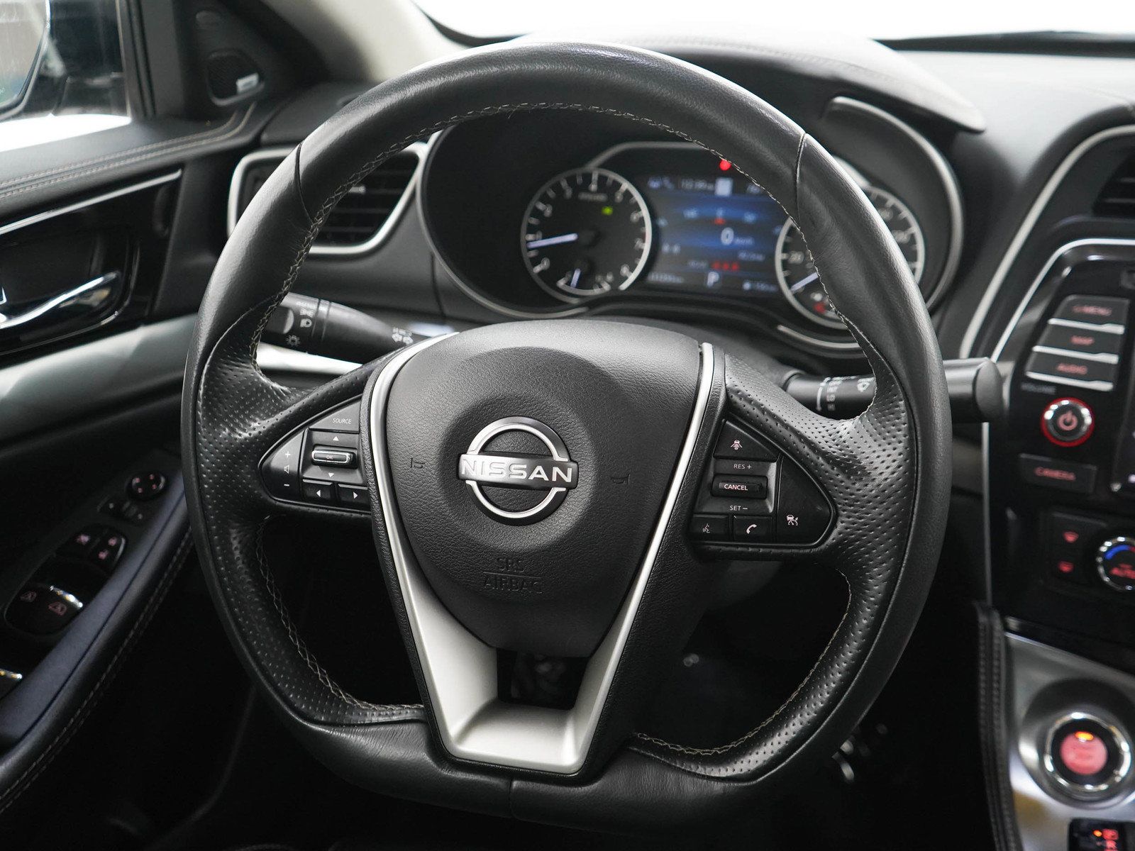 Used 2023 Nissan Maxima SL FWD image 14