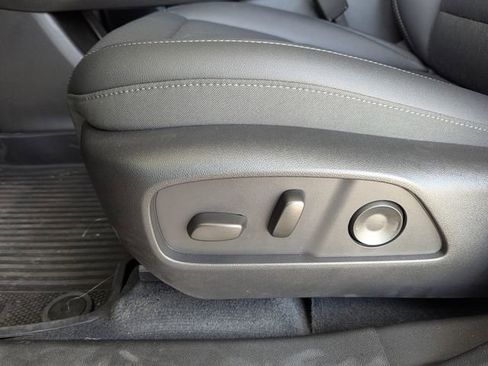 New 2026 Chevrolet Equinox LT w/ Convenience Package II image 15