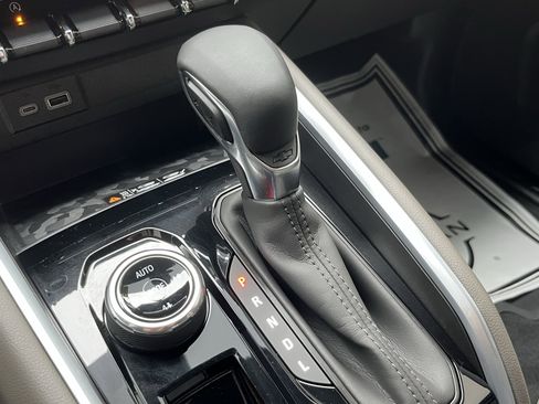 Used 2024 Chevrolet Colorado ZR2 w/ ZR2 Bison Edition image 32