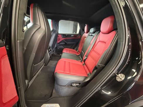 Certified 2025 Porsche Cayenne GTS AWD/4WD image 7