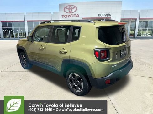 Used 2015 Jeep Renegade Latitude image 6