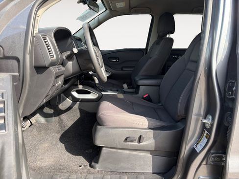 Used 2024 Nissan Frontier SV RWD image 19