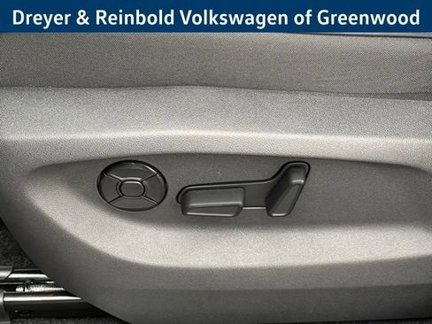 New 2026 Volkswagen Tiguan SE image 27