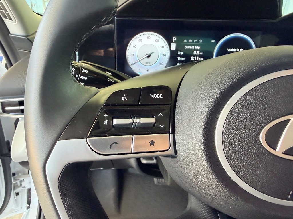 Used 2025 Hyundai Elantra Limited FWD image 22