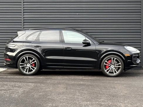 Used 2025 Porsche Cayenne Turbo image 8