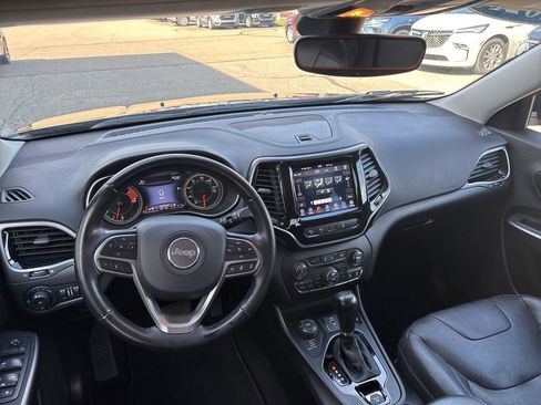 Used 2021 Jeep Cherokee Limited image 13
