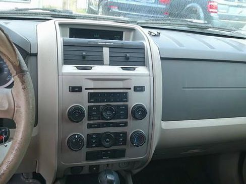 Used 2010 Ford Escape XLT FWD image 7