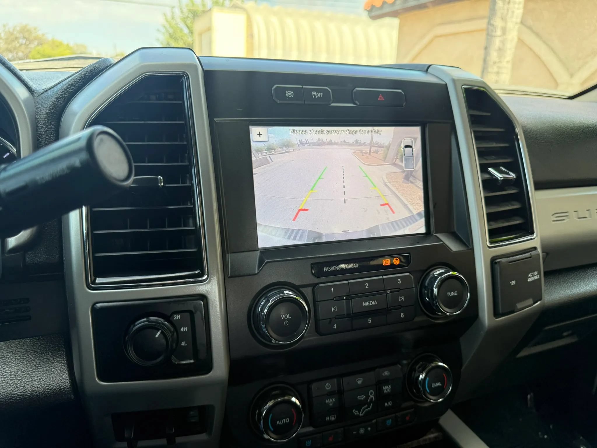 Used 2019 Ford F250 Lariat w/ Lariat Value Package AWD/4WD image 28