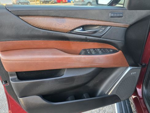 Used 2019 Cadillac Escalade Premium Luxury image 47