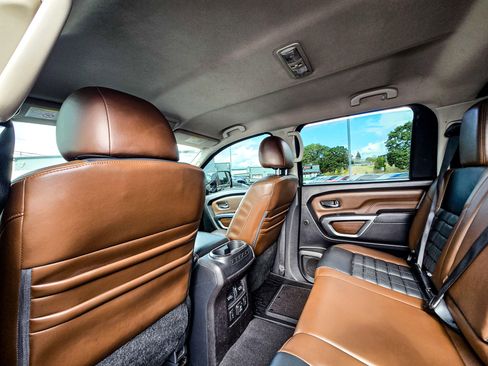 Used 2016 Nissan Titan Platinum Reserve image 11