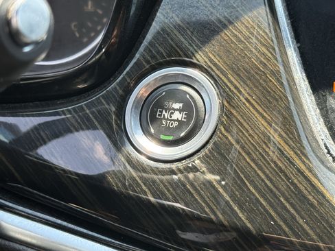 Used 2020 Cadillac XT6 Premium Luxury FWD image 25