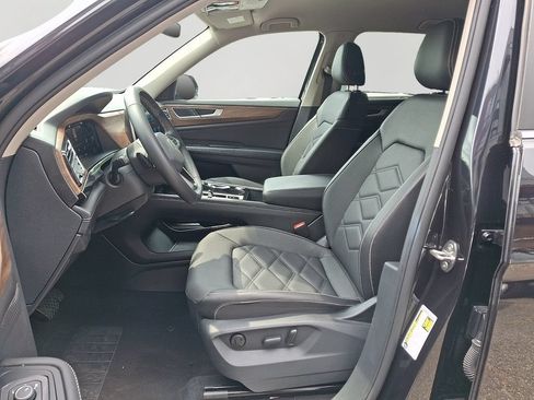 Used 2025 Volkswagen Atlas SE FWD image 15