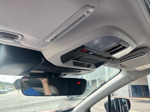 New 2025 Subaru Crosstrek 2.5i Limited w/ Popular Package #3A image 27