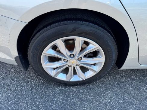 Used 2019 Chevrolet Malibu LT w/ Leather Package FWD image 30